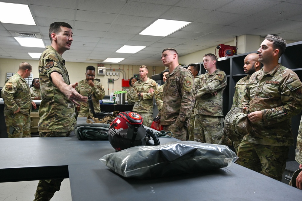 ALS students tour 36 OSS, B-1 Lancer