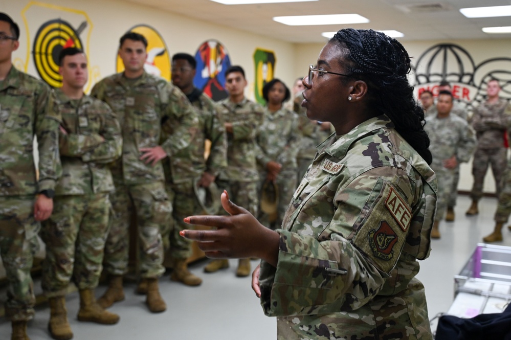 ALS students tour 36 OSS, B-1 Lancer