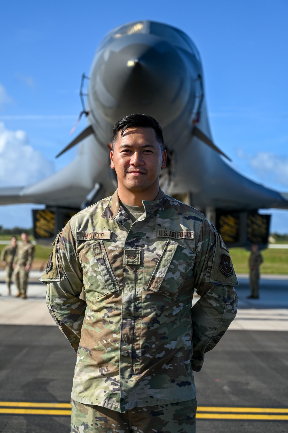 ALS students tour 36 OSS, B-1 Lancer