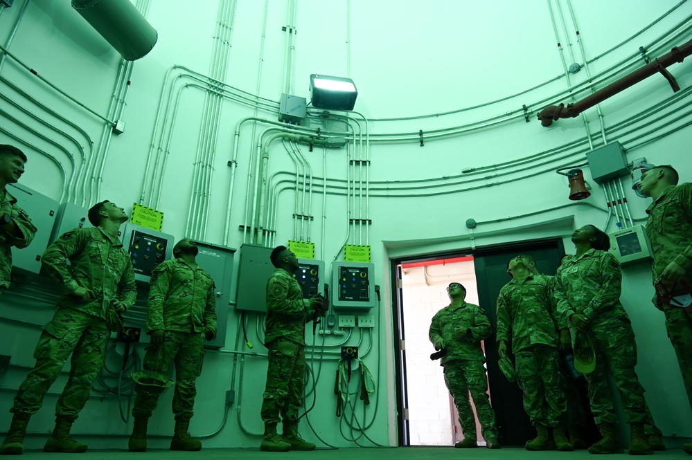 ALS students tour 36 OSS, B-1 Lancer