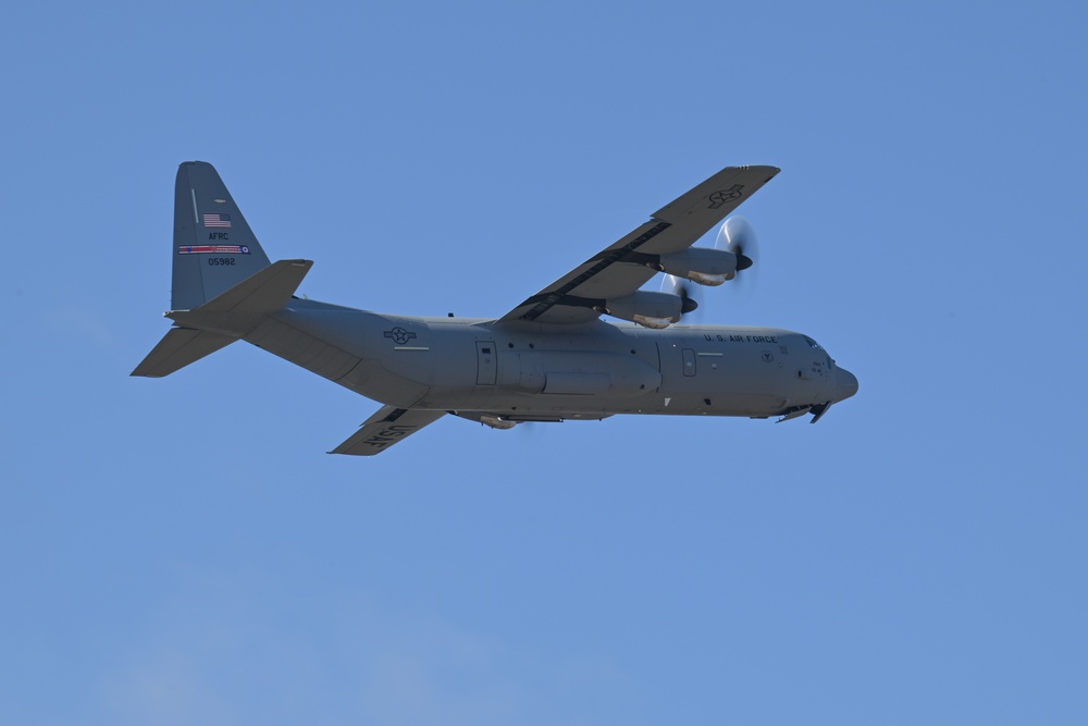 Pair of C-130Js launch for first two-aircraft flight from YARS