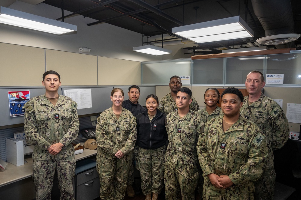 NAVSUP Deputy Commander Visits NAVSUP FLC San Diego