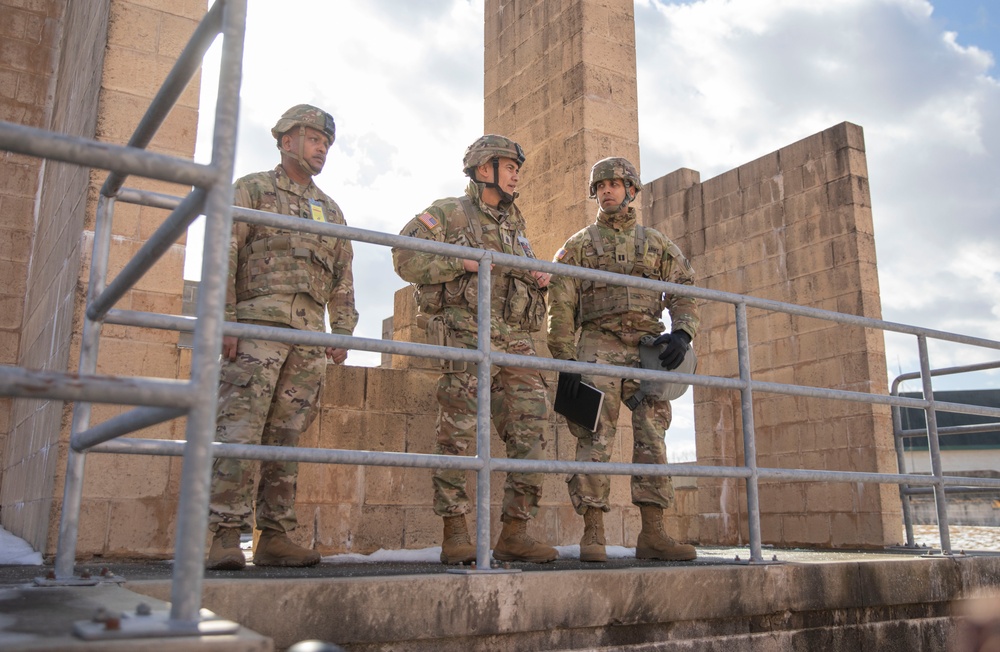 Computer-based simulation trains 42nd Inf. Div. headquarters under realistic war conditions