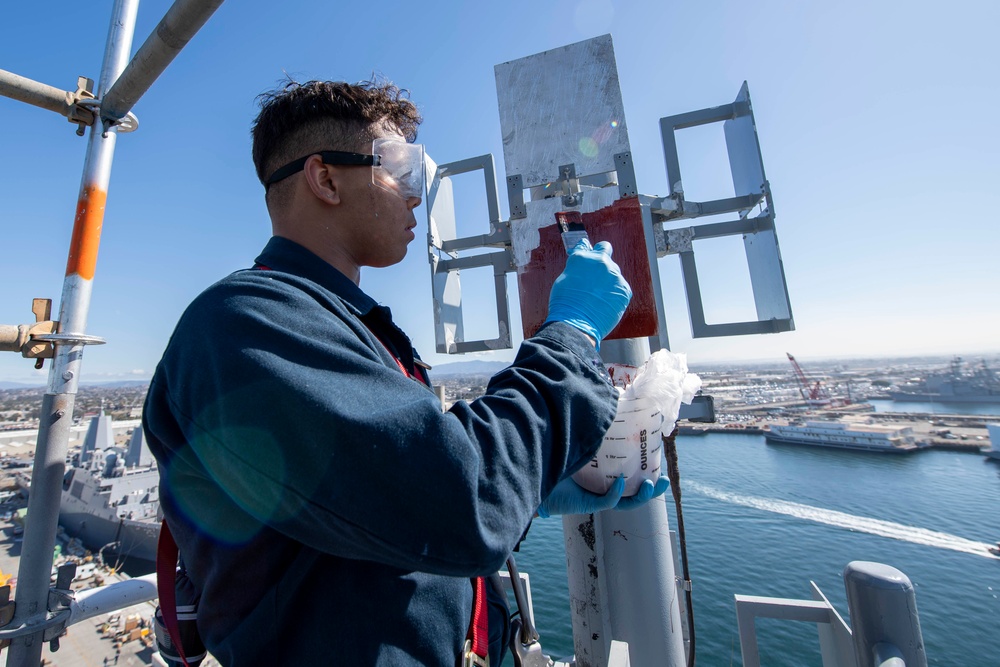 Makin Island Antenna Maintenance