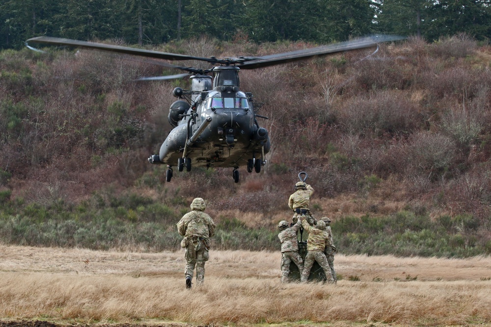 Sustainment Soldiers Learn Sling Load Operations