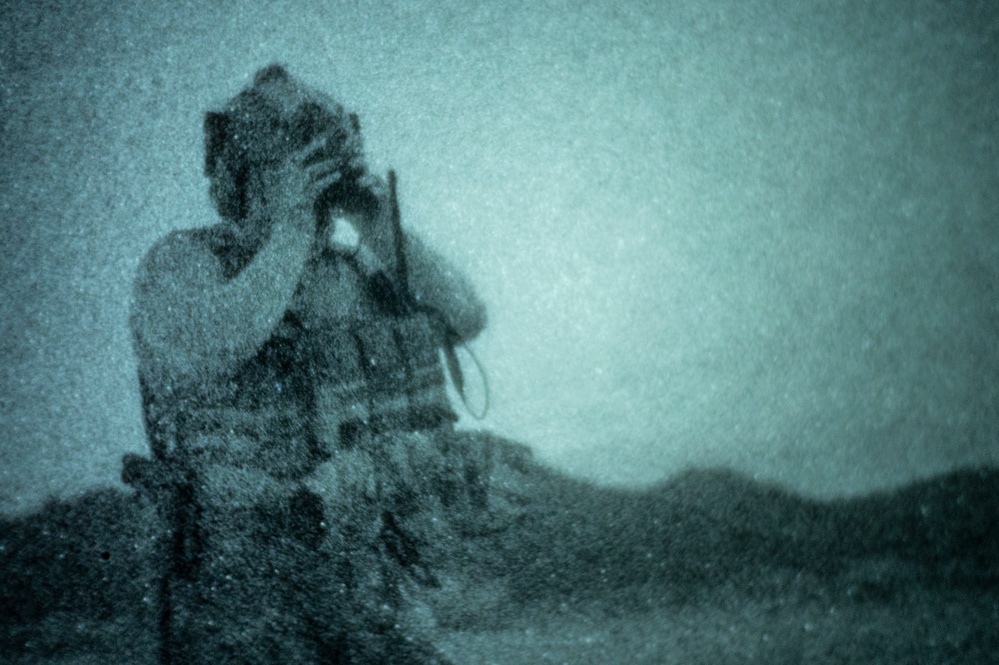 MST builds a dragoon tent under NVGs
