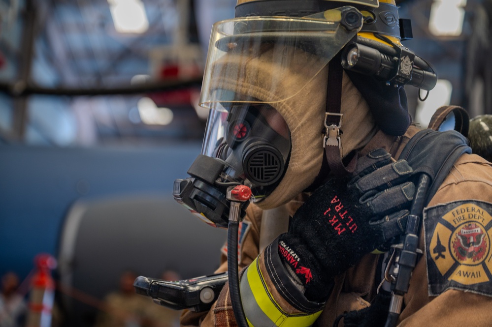 15th &amp; 154th Maintenance Squadron conduct a confined space exercise on JBPHH