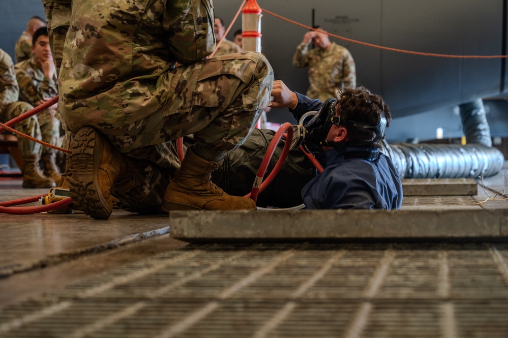 15th &amp; 154th Maintenance Squadron conduct a confined space exercise on JBPHH