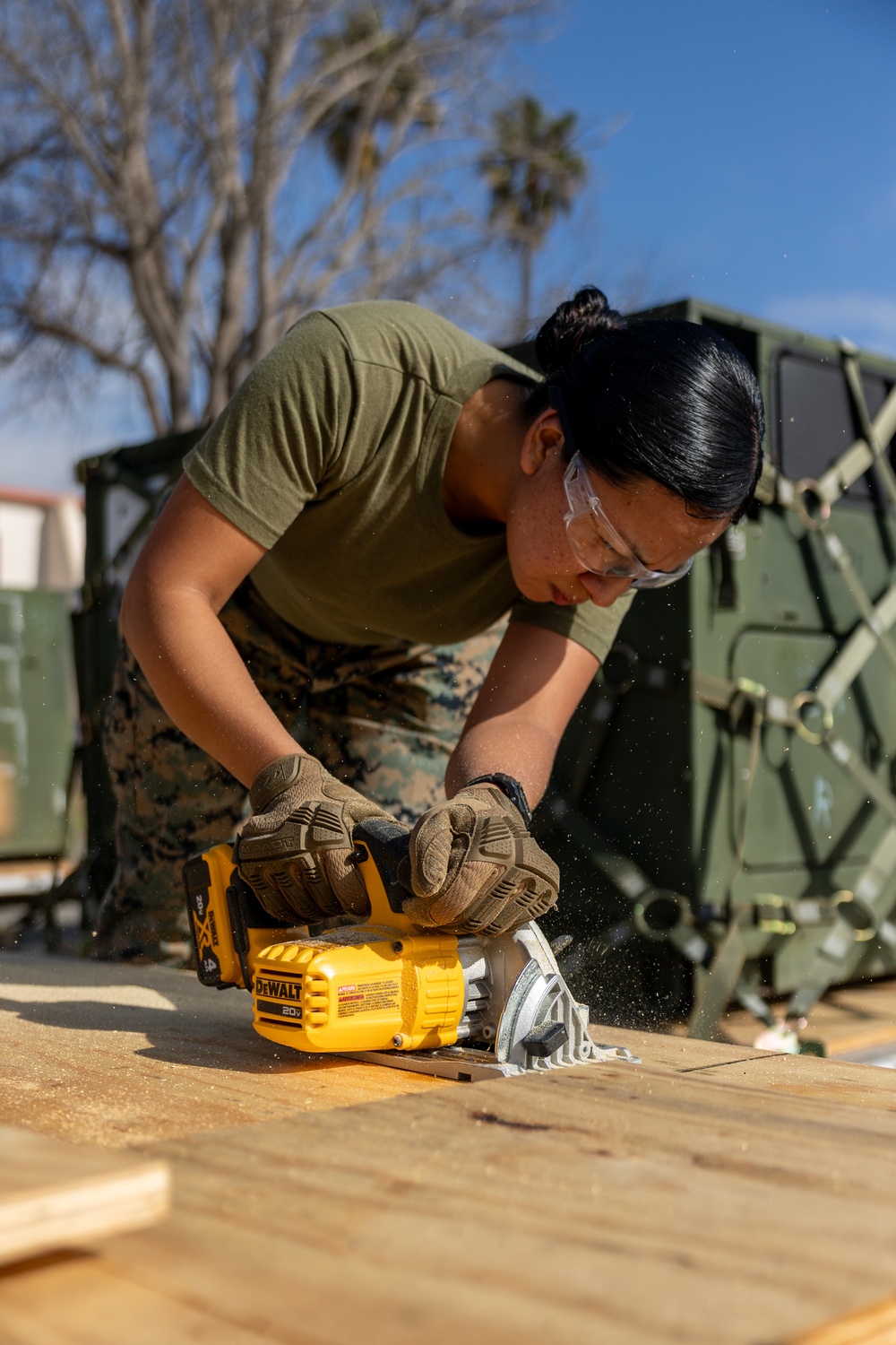 11th Marine Expeditionary Unit and I Marine Expeditionary Force Support Battalion conduct prescheduled strategic mobility exercise