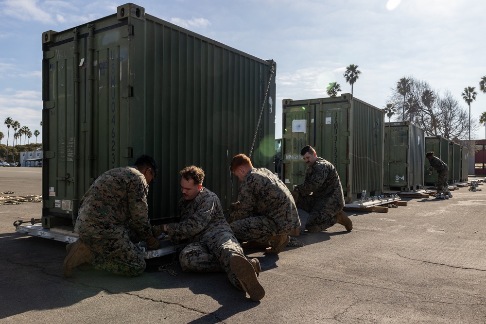 11th Marine Expeditionary Unit and I Marine Expeditionary Force Support Battalion conduct prescheduled strategic mobility exercise