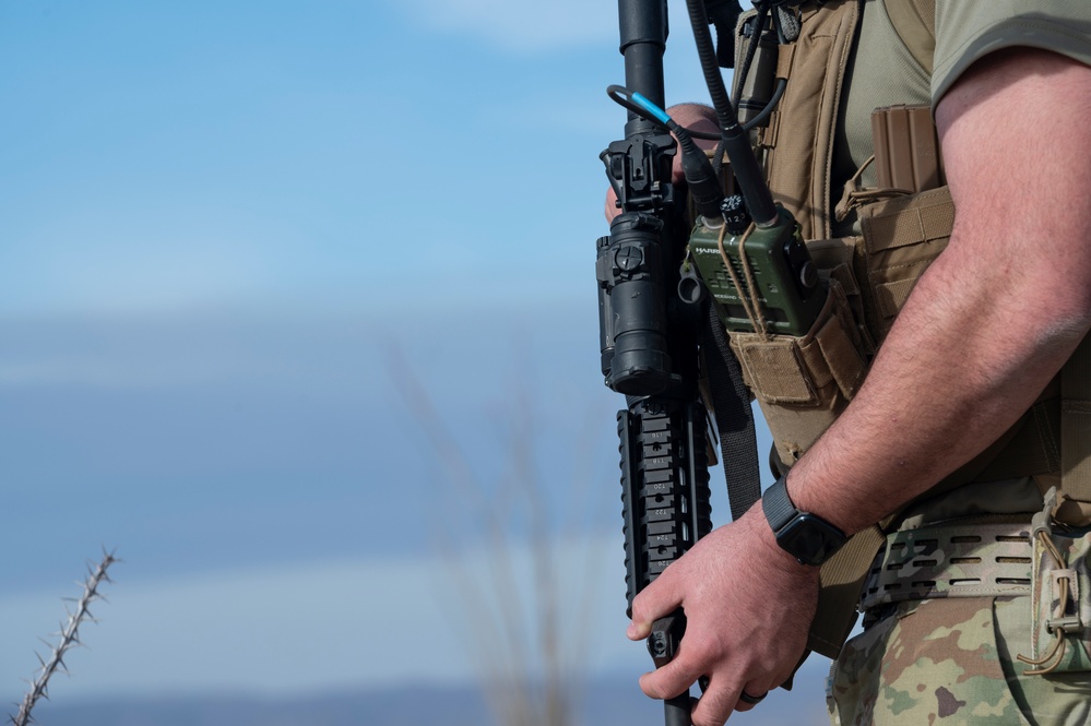 Mission Sustainment Team Airmen train desert land navigation