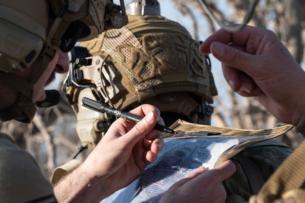 Mission Sustainment Team Airmen train desert land navigation
