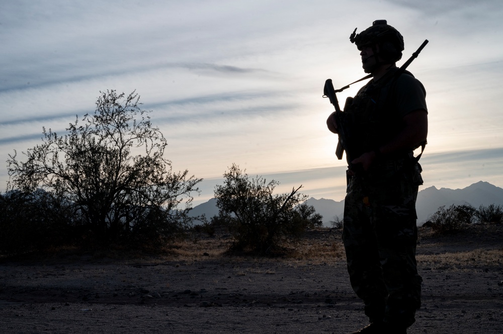 Mission Sustainment Team Airmen train desert land navigation