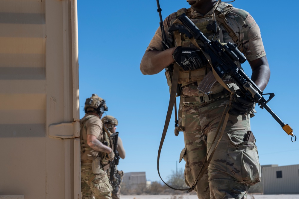 EW 25.1 urban tactics training