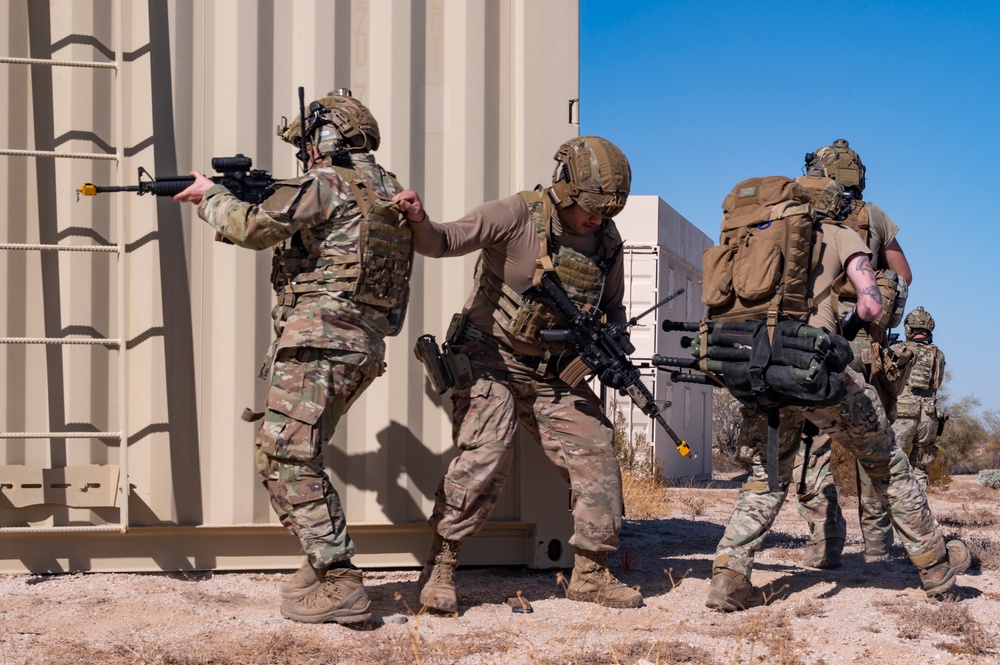EW 25.1 urban tactics training