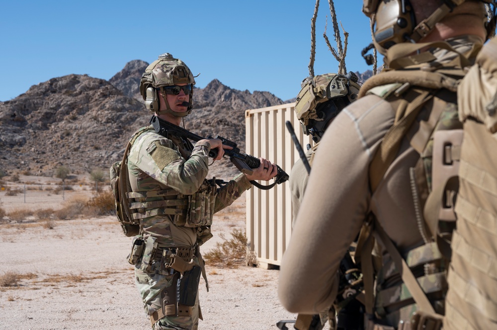 EW 25.1 urban tactics training