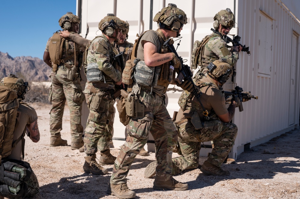 EW 25.1 urban tactics training