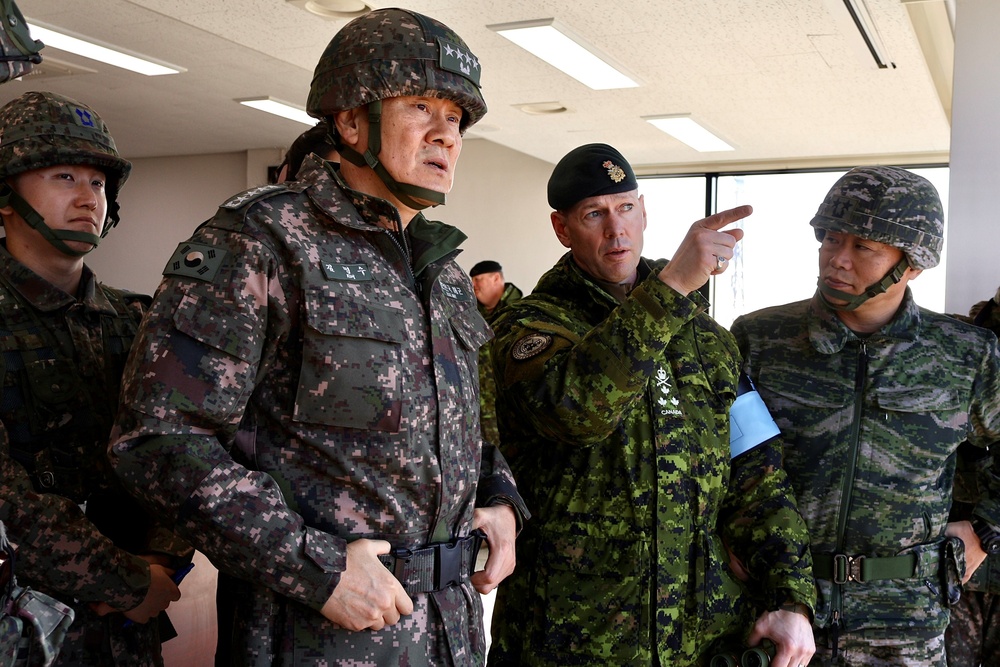 UNC Deputy Commander visits western front-line general outpost and guard post with ROK JCS Chairman