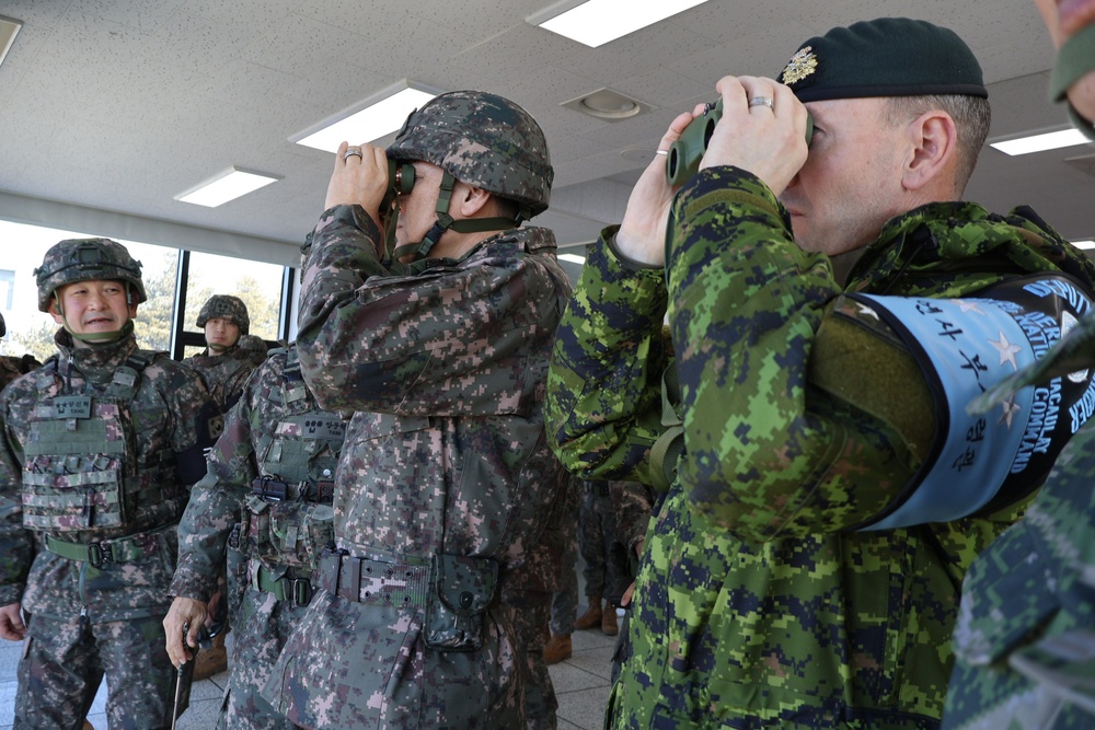 UNC Deputy Commander visits western front-line general outpost and guard post with ROK JCS Chairman