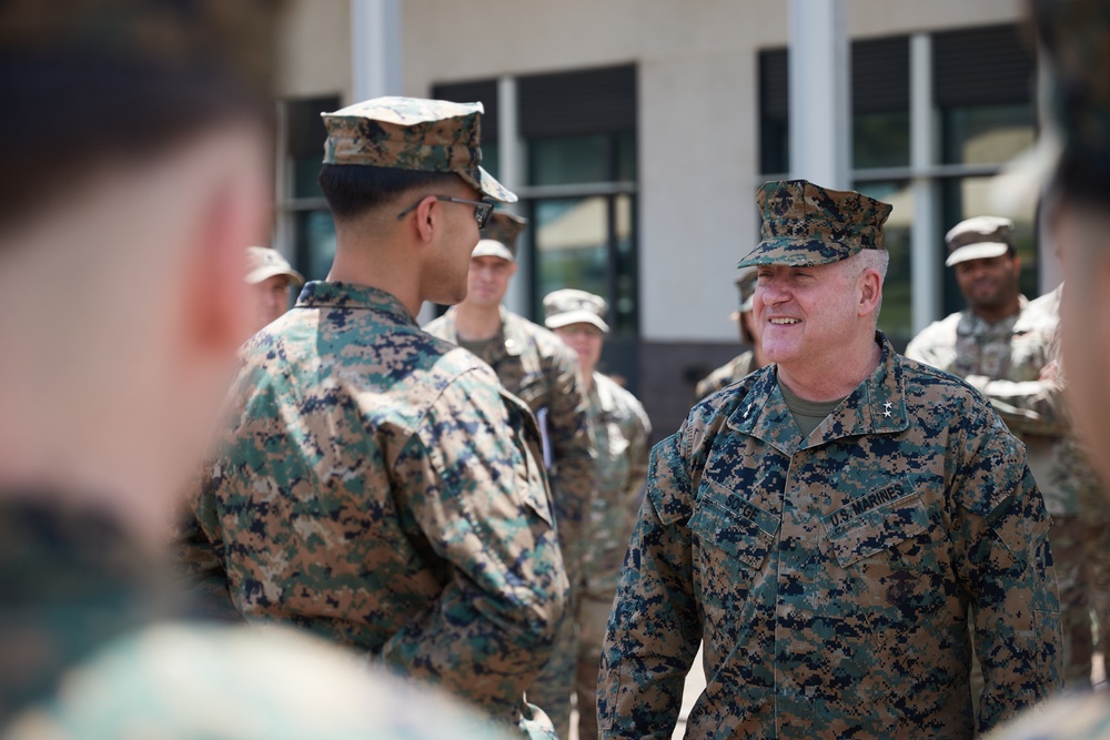 MARFOREUR/AF Commander Visits U.S. Embassy in Nairobi