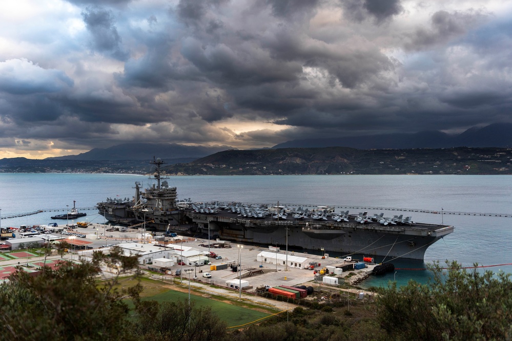 Team Souda welcomes USS Harry S. Truman (CVN 75)