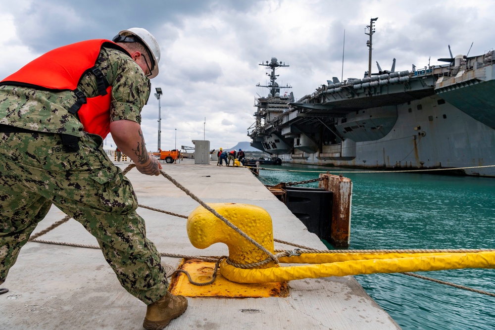 Team Souda welcomes USS Harry S. Truman (CVN 75)