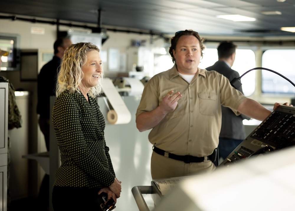 Jen Kiggans Tours USNS Medgar Evers (T-AKE 13)