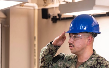 Ike Conducts Blue Jacket of the Quarter Boards