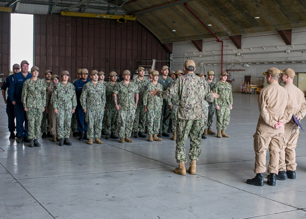 U.S. Naval Forces Southern Command/U.S. 4th Fleet Commander visits USS St. Louis and Naval Station Guantanamo Bay Sailors