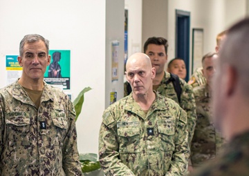 U.S. Naval Forces Southern Command/U.S. 4th Fleet Commander visits USS St. Louis and Naval Station Guantanamo Bay Sailors