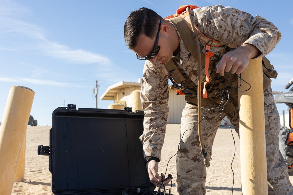 II MIG Marines participate in Tactical Signal Intelligence Course during ITX 1-25