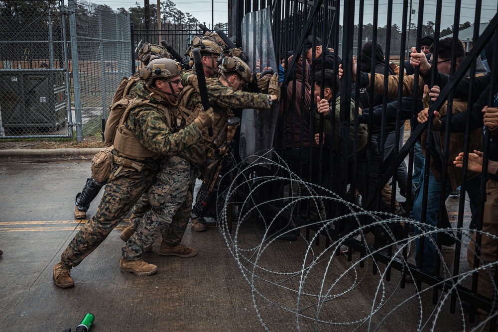 26th MEU | V 2/2 conducts Embassy Reinforcement Training