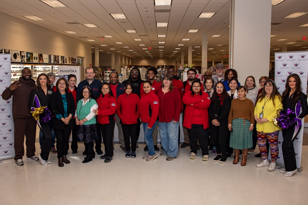 NFL Athletes Visit Quantico