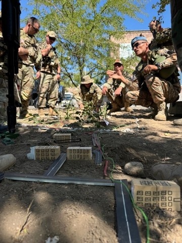 Guardsmen, Armenian soldiers unit for training as Phoenix Platoon