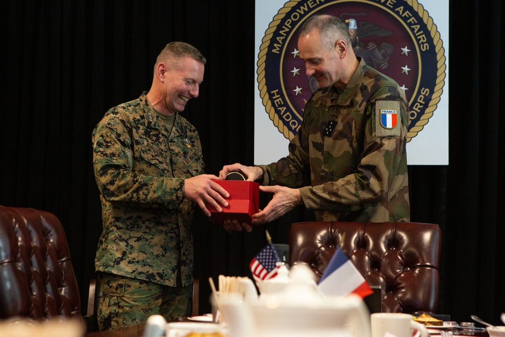 French Army Chief of Staff visits Manpower and Reserve Affairs, discusses integral role of recruiting and retention efforts