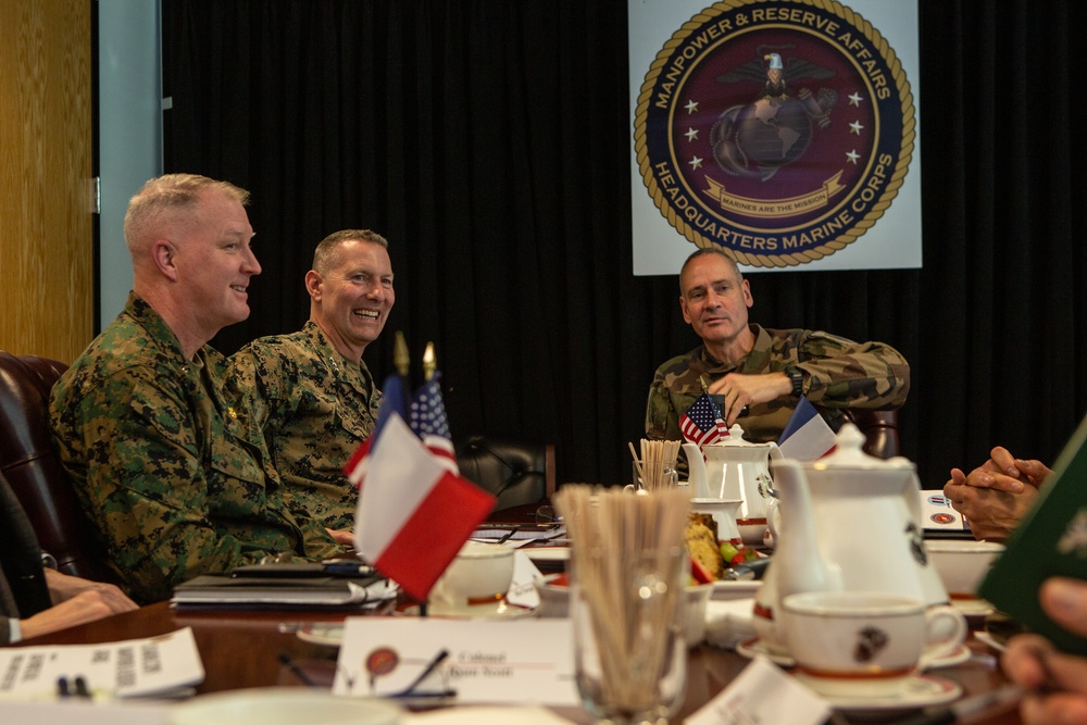 French Army Chief of Staff visits Manpower and Reserve Affairs, discusses integral role of recruiting and retention efforts