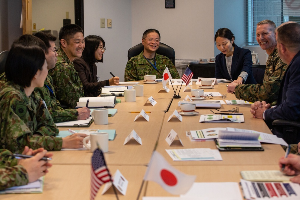 Japan Ground Self-Defense Force officials visit Manpower and Reserve Affairs, discuss innovative manpower efforts