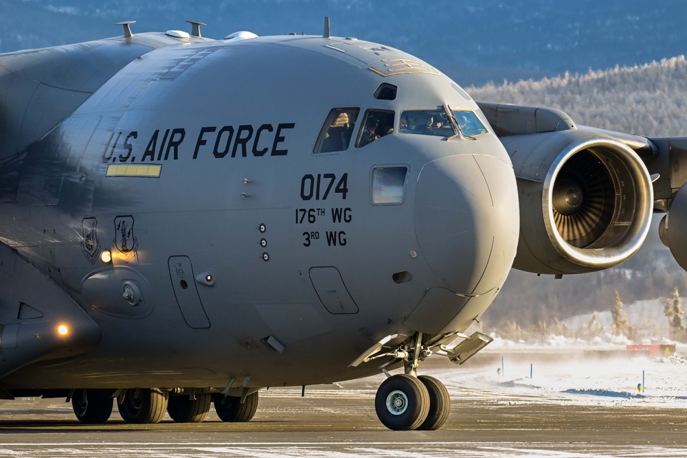 Rescue of 2 plane crash victims in Yukon Territory kicks off 176th Wing’s busy rescue week