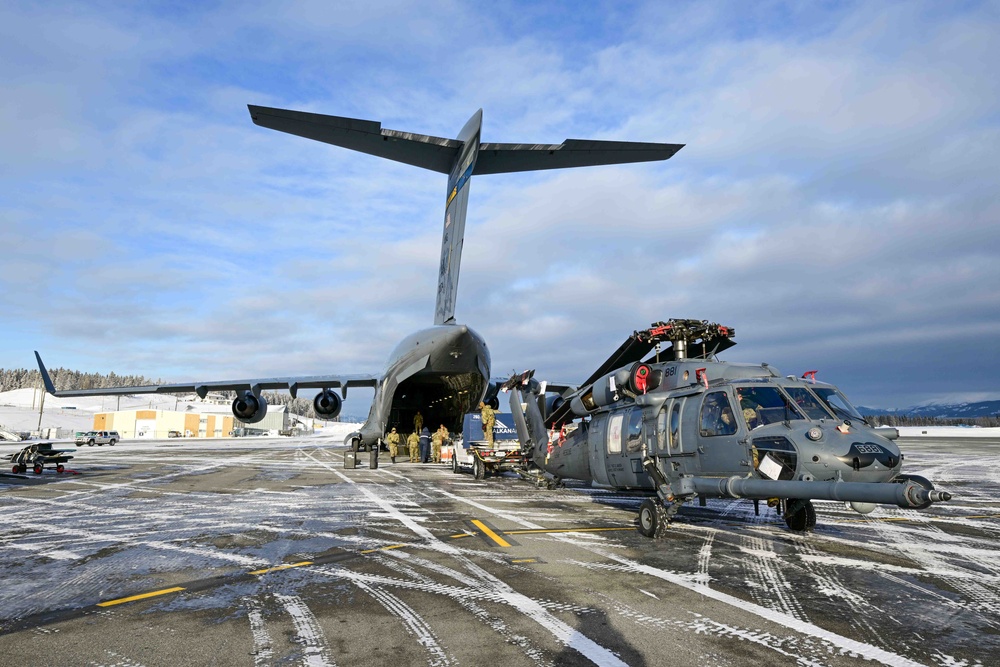 Rescue of 2 plane crash victims in Yukon Territory kicks off 176th Wing’s busy rescue week