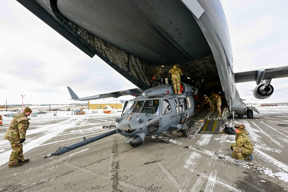 Rescue of 2 plane crash victims in Yukon Territory kicks off 176th Wing’s busy rescue week