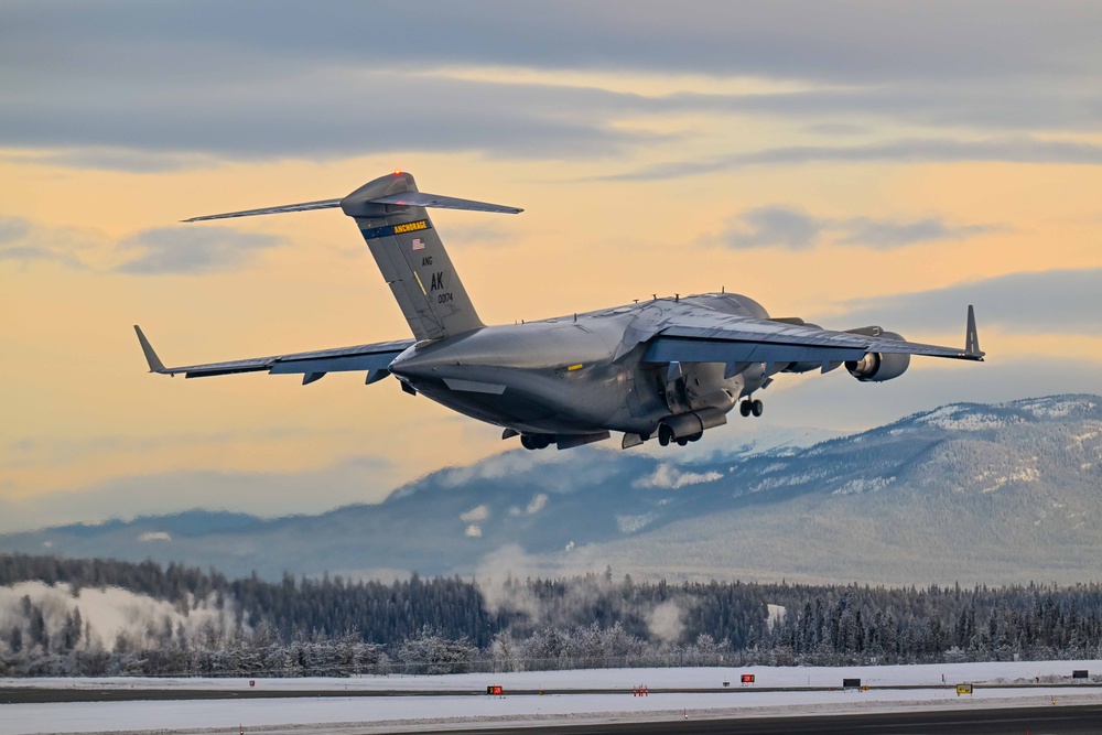 Rescue of 2 plane crash victims in Yukon Territory kicks off 176th Wing’s busy rescue week