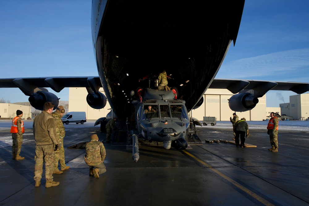 Rescue of 2 plane crash victims in Yukon Territory kicks off 176th Wing’s busy rescue week