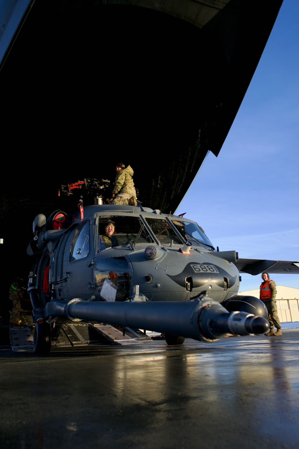 Rescue of 2 plane crash victims in Yukon Territory kicks off 176th Wing’s busy rescue week