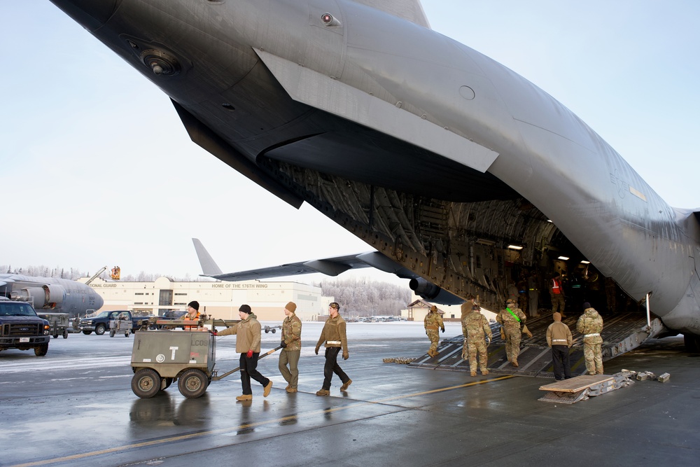 Rescue of 2 plane crash victims in Yukon Territory kicks off 176th Wing’s busy rescue week