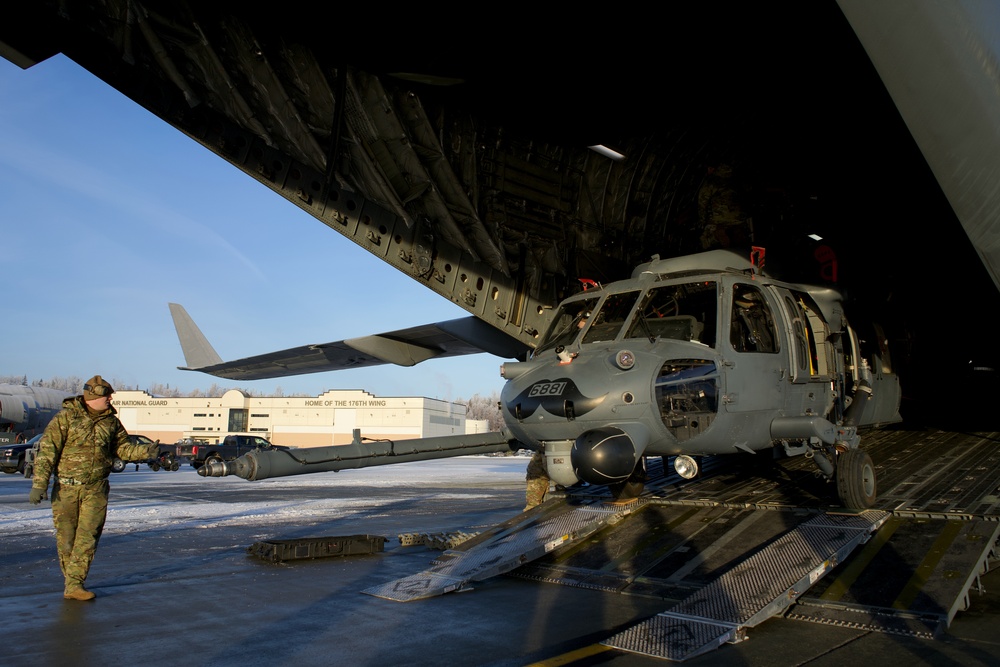 Rescue of 2 plane crash victims in Yukon Territory kicks off 176th Wing’s busy rescue week