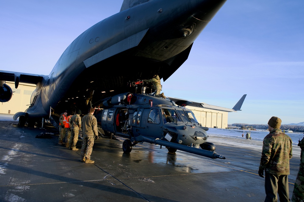 Rescue of 2 plane crash victims in Yukon Territory kicks off 176th Wing’s busy rescue week