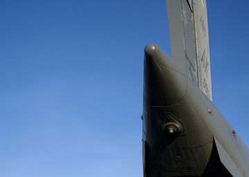 Rescue of 2 plane crash victims in Yukon Territory kicks off 176th Wing’s busy rescue week