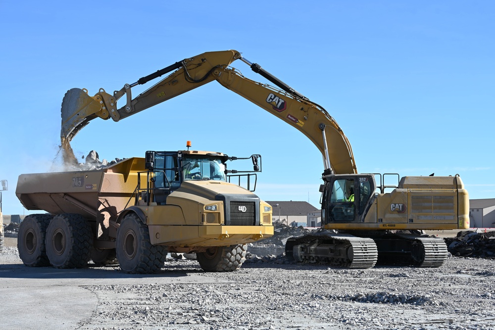 Ellsworth AFB Runway Construction