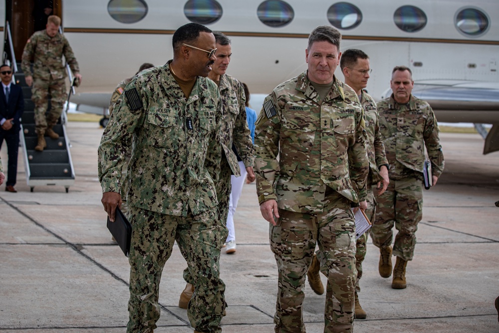 Admiral Alvin Holsey visits illegal aliens holding operations center at Naval Station Guantanamo Bay