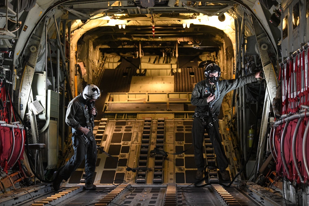 Marine KC-130Js hold formation flight training in Arizona